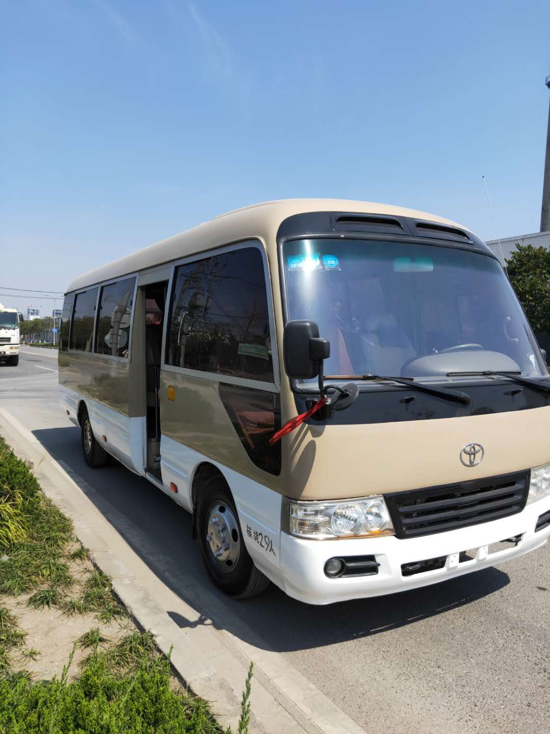 Buy cheap diesel / petrol 2015 2016 luxury mini coach used toyota coaster with 30seats for from wholesalers