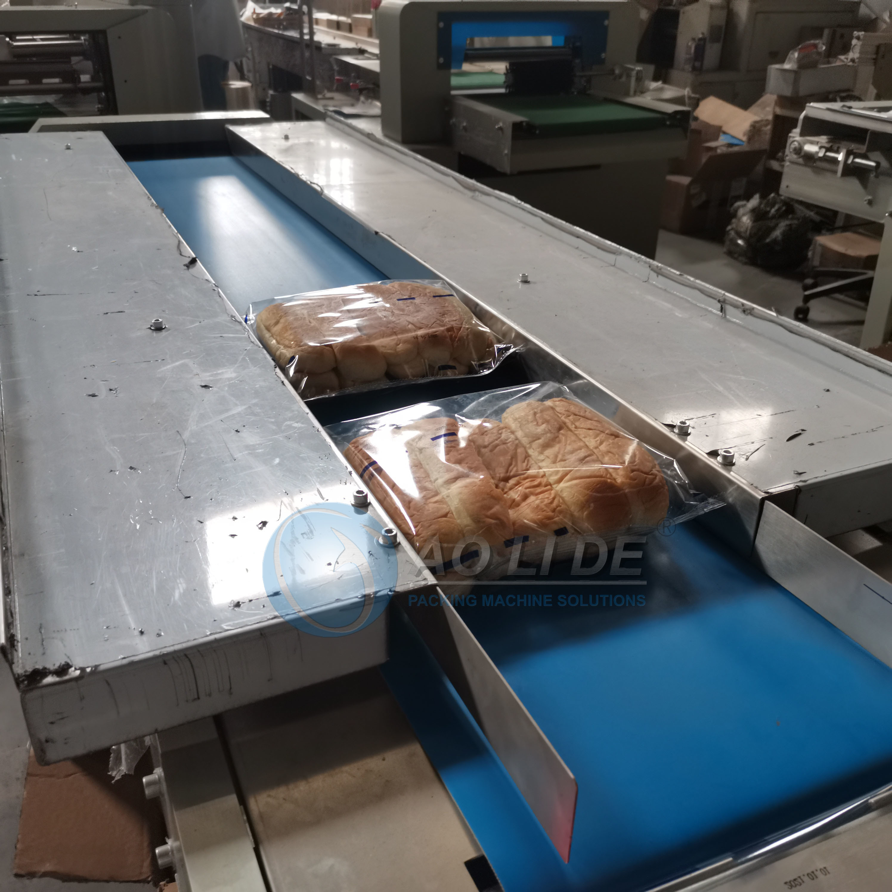 Quality 10pcs Hotdog Bread Reciprocating Box Motion Horizontal Flow Wrapper Packing Machine for sale
