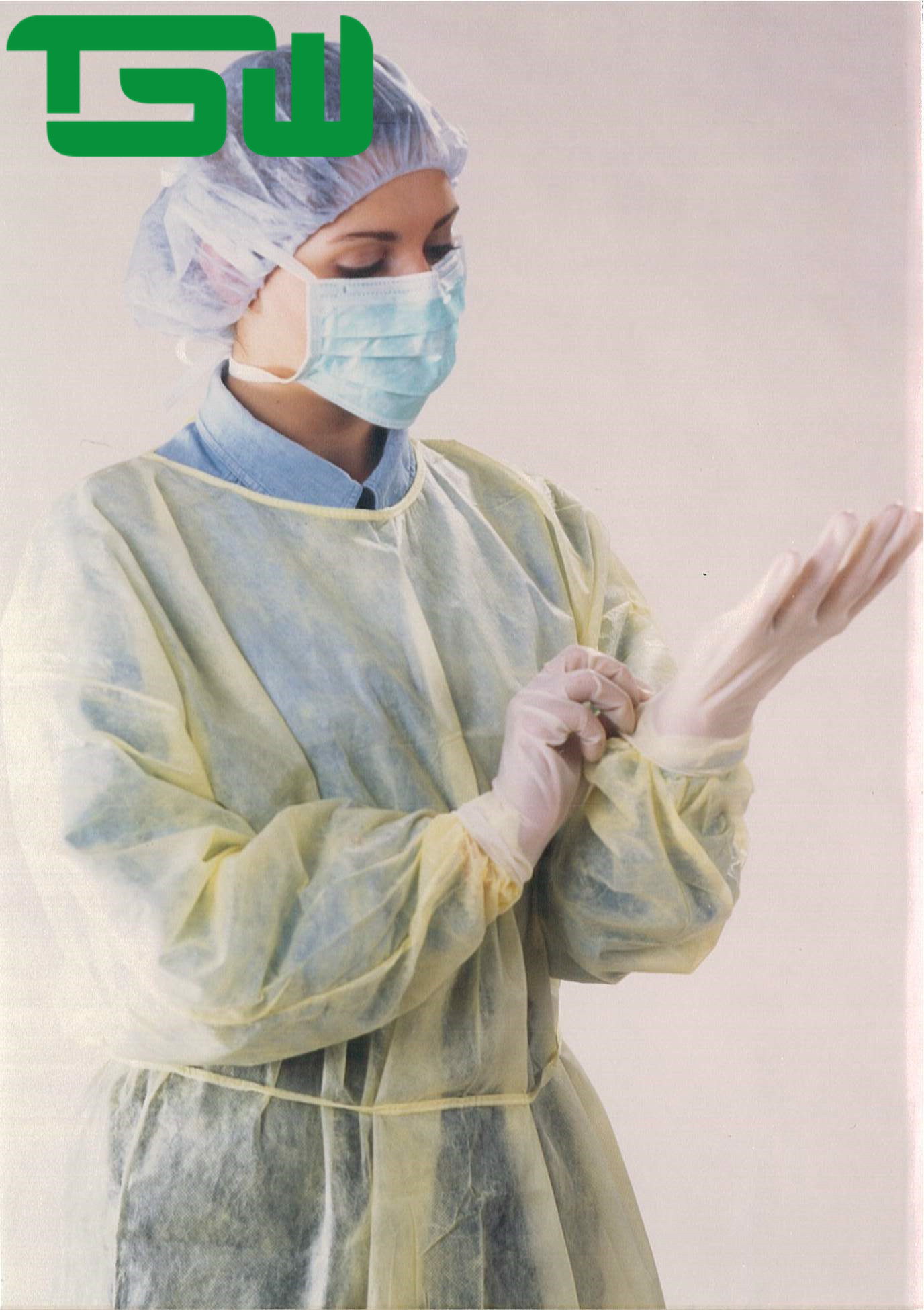 Quality Long Sleeve Disposable 30gsm 70gsm Nonwoven Isolation Gown for sale