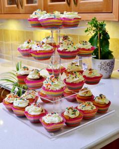 Quality 3 Tier 4 Tier 5 Tier Acrylic Cupcake Stand Display High Strength And Stability for sale