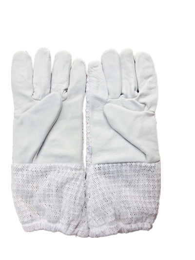 Quality Sting Proof Beekeeping Gloves , Beekeeping Protective Clothing For Bee Keepers for sale