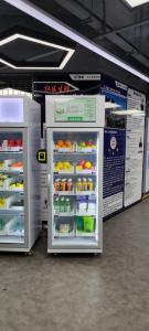 Quality Frozen Dishes Smart Fridge Vending Machine Fresh Fruit Refrigerator Vending With Card Reader for sale