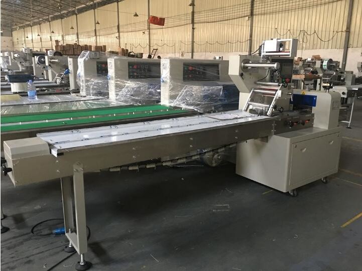 Quality Bread Cookie Packaging Machine / Horizontal Flow Wrap Packing Machine for sale