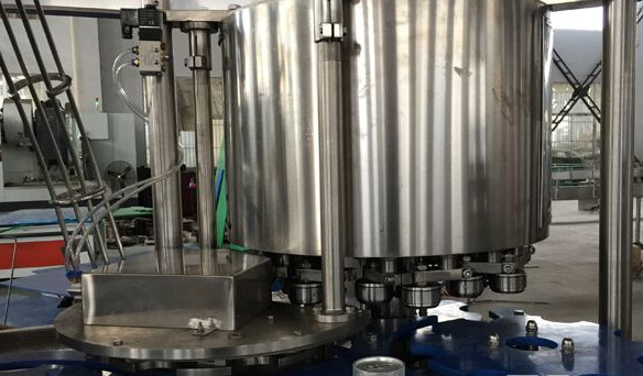 Quality AISI 304 2000 CPH Juice Filling And Sealing Machine 16 Oz Canning Machine for sale