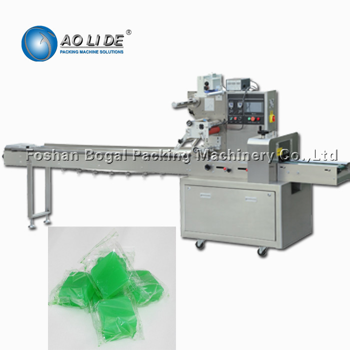 Quality SUS304 Touch Screen Horizontal Flow Wrap Machine / Alcohol Horizontal Wrapping Machine Solid for sale