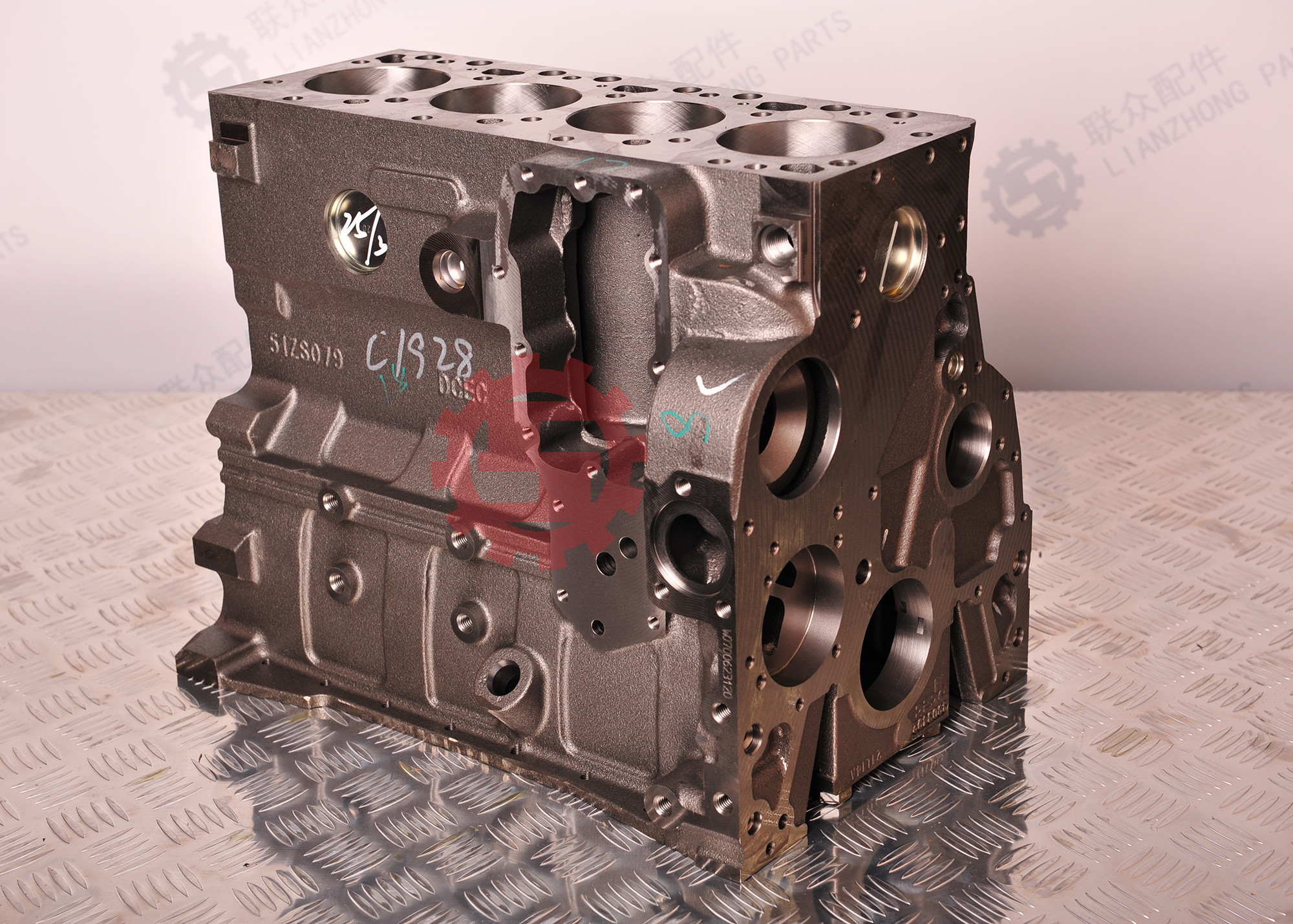 Quality 4BT DCEC Engine Cylinder Block Assy 4991816 Part Number For Truck for sale