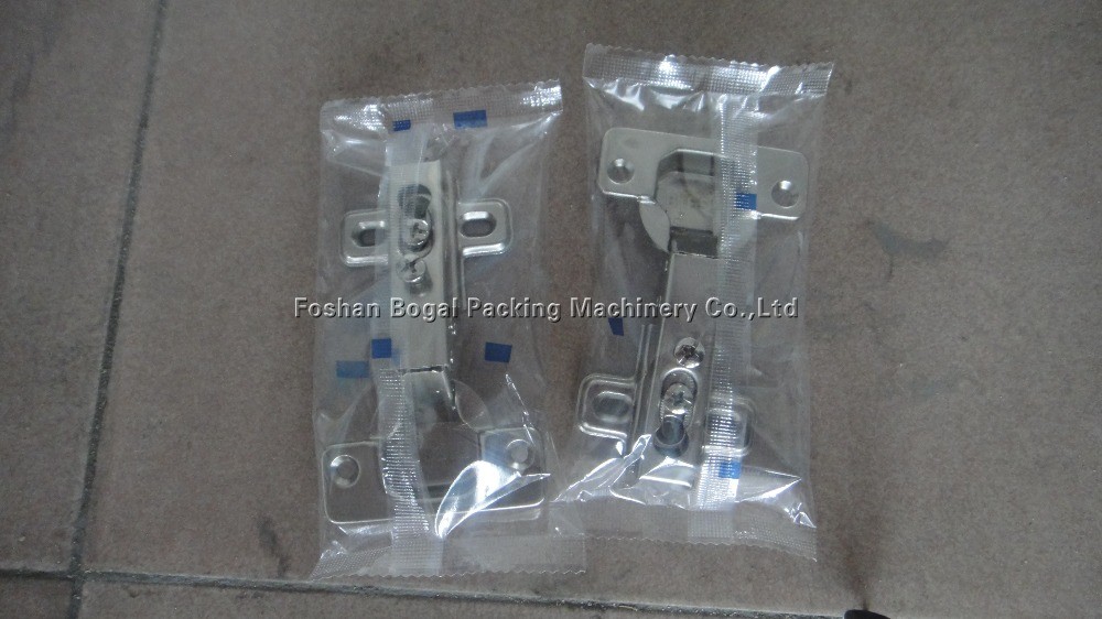 Quality Full Automatic Door Handle Mini Flow Pack Machine for sale