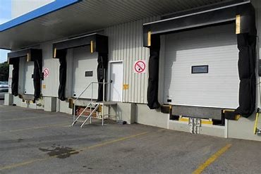 Quality Wind Resist Structure Dock Seals Shelters industrial Loading Dock Shelters for sale