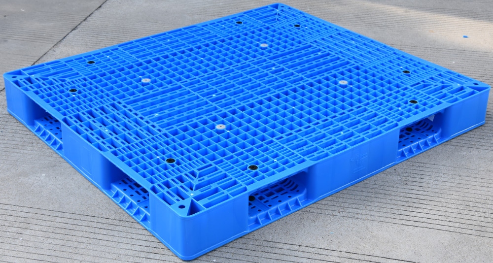 Quality Eco Friendly HDPE Plastic Pallets / Stackable Plastic Pallets With Reinforced Rims for sale