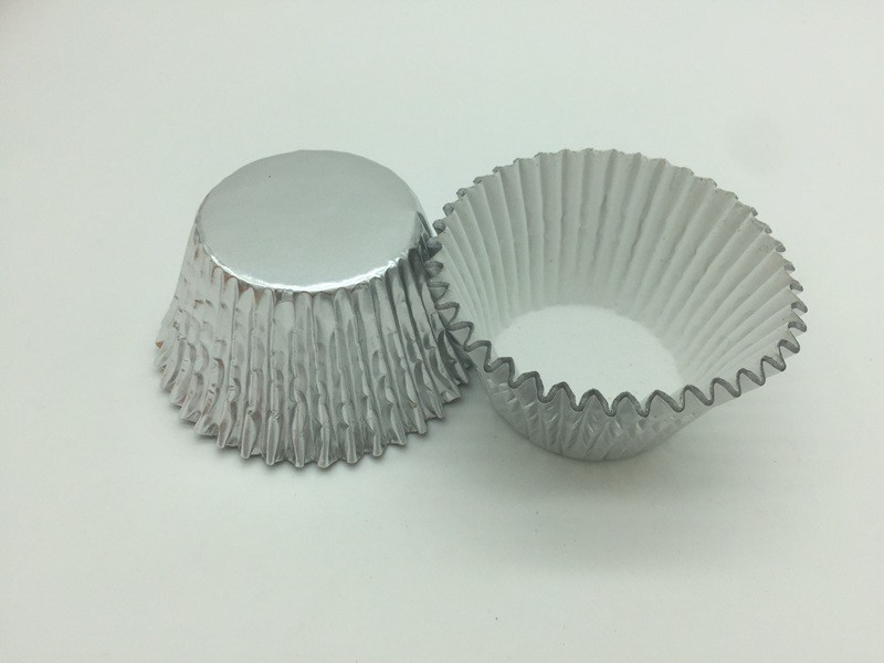 Quality Heat Resist Aluminum Baking Cups Foil Muffin Liners Silver Round Shape For Bakery for sale
