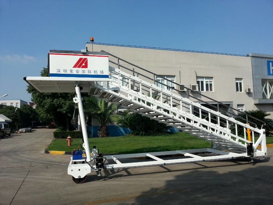 Quality Portable Airplane Steps Ladder Diesel Driven 2300 To 3600 mm Height for sale