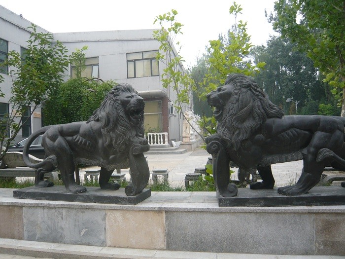 Quality Marble stone sculpture walking lions sculpture,outdoor stone sculpture supplier for sale
