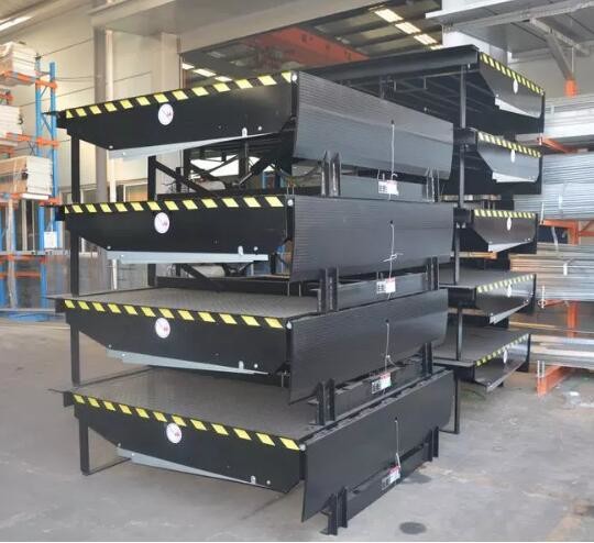 Quality Electric Automatic Hydraulic Dock Levelers , Loading Bay Dock Levellers for sale