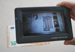 Quality Mini Portable UV Counterfeit Money Detector for sale