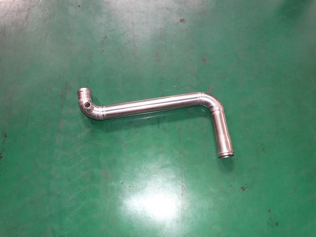 Quality Spare parts truck engine parts Air compressoroutlet pipe for sale