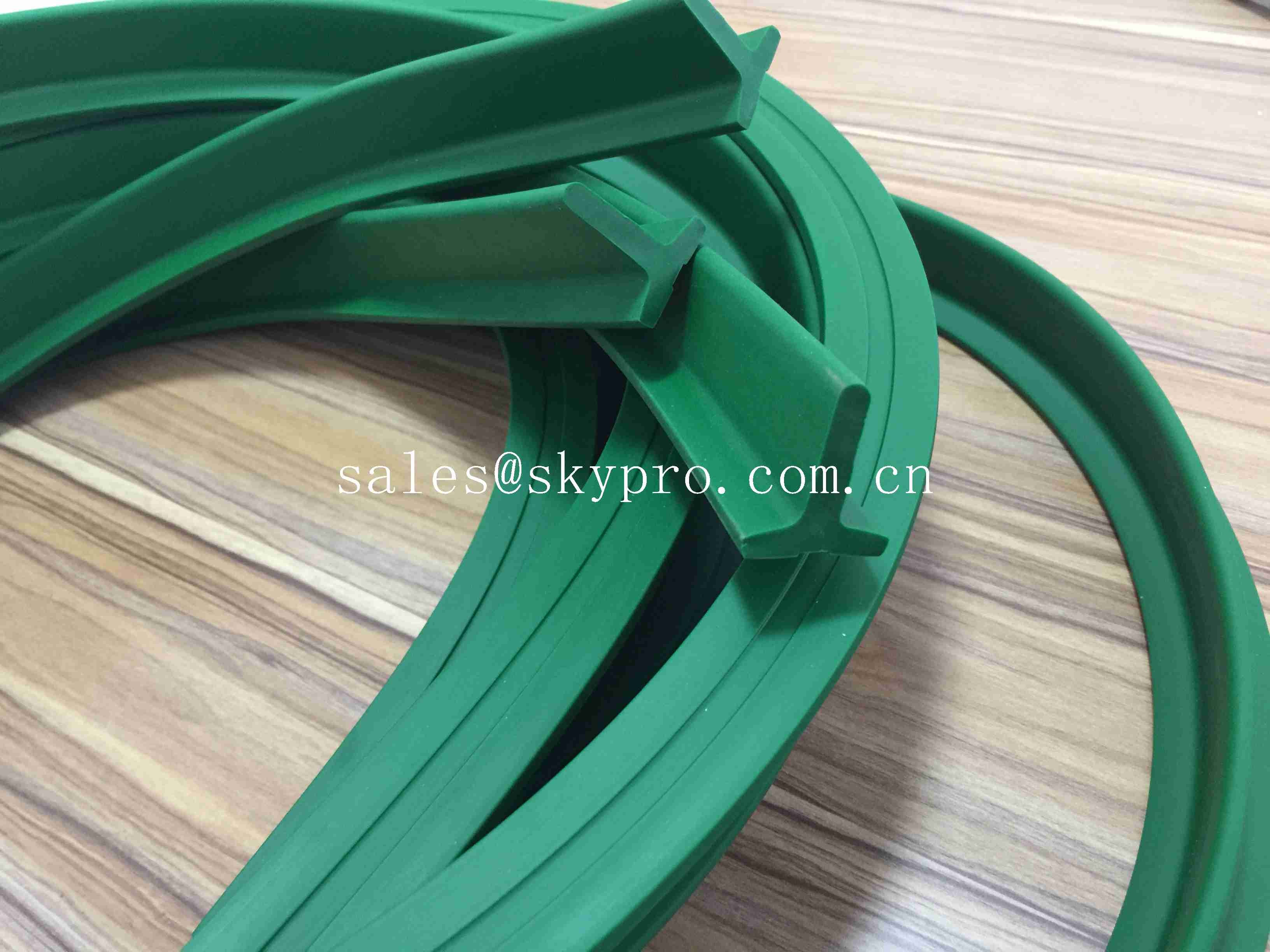 Quality Low Noise Food Grade Transmission Parts Anti-slip High Tensile Green Industrial Conveyor Belt Cleat for sale