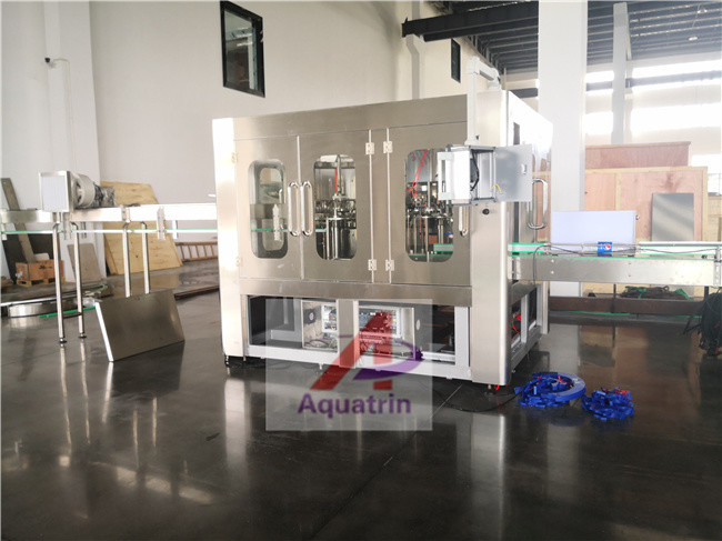 Quality 32000bph 2500ml Drinking Water Filling Machines PLC Pure Water Bottling Machine for sale