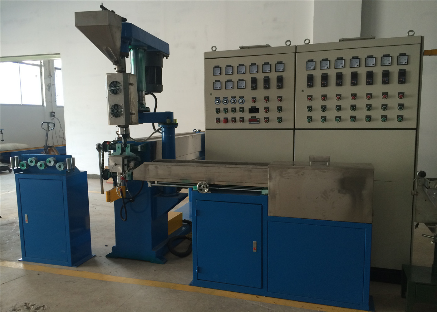 Quality High Performance PE Plastic Cable Production Line With Main Control Cabinet for sale