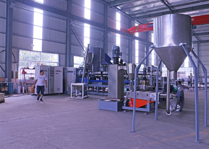 China PE PP 120kg/H Plastic Pelletizing Recycling Machine Recycle Plastic Pellets Making Machine on sale