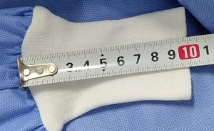 Knitted Cuff Disposable Hospital Gowns , Surgical Gowns Hook Loop Fastener
