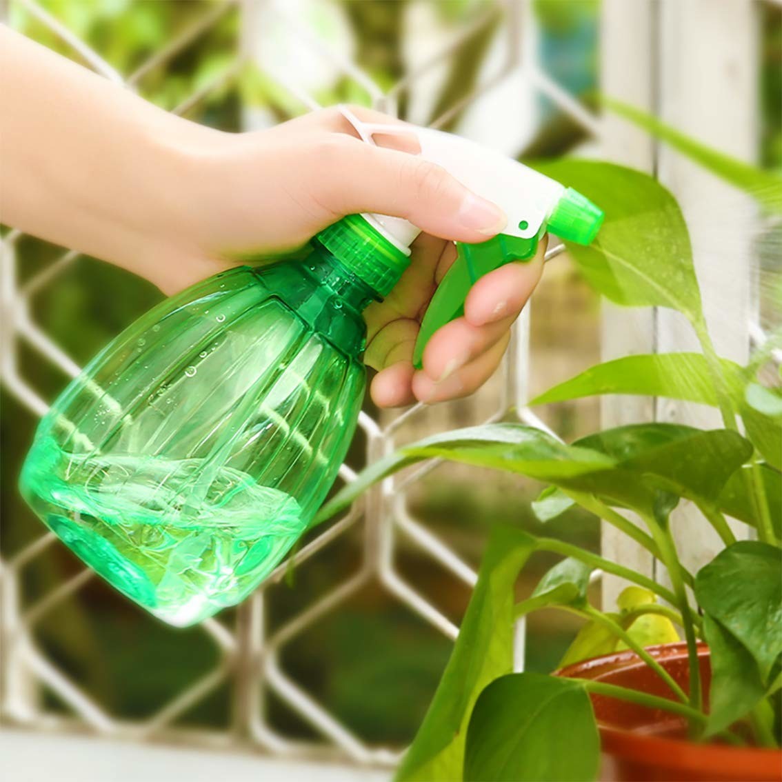 Green Plastic Trigger Spray Bottles Household Garden Plant Watering