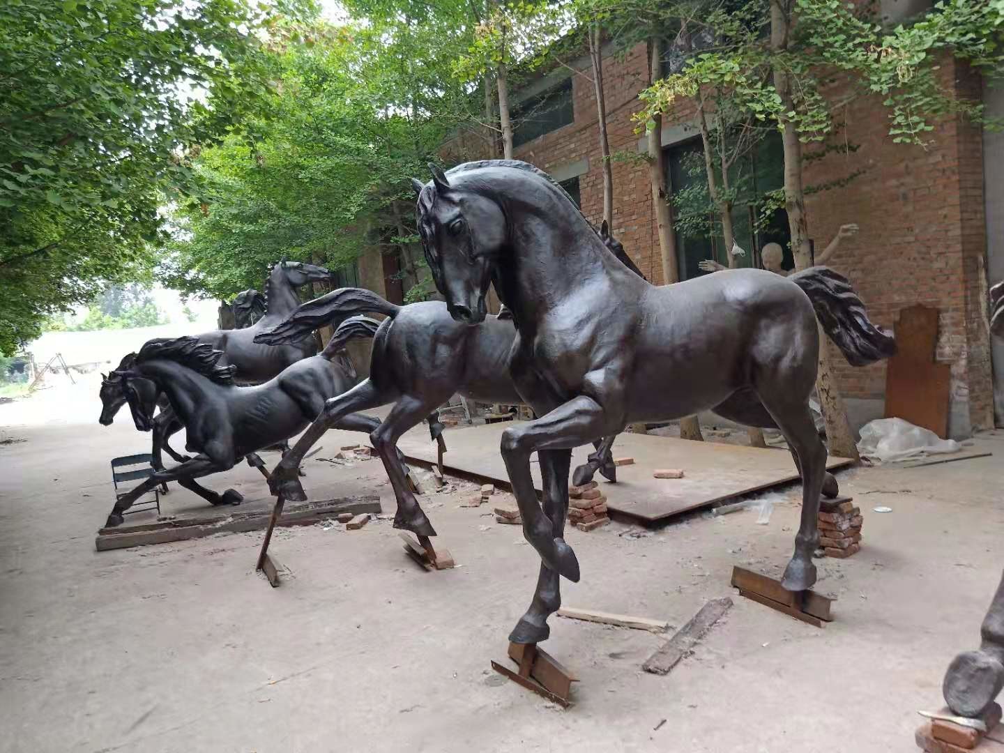 Quality Garden bronze horse sculptures brass horse statues,casting bronze animal statues, China sculpture supplier for sale