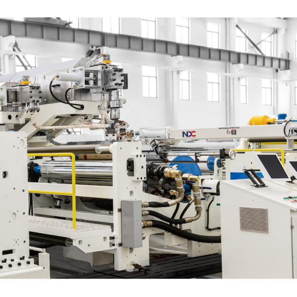 Internal mechanism of extrusion laminating machine