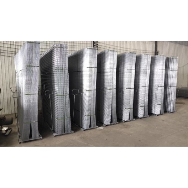 Factory Supplier High Quality Electro/Cold Galvanized Welded Wire Mesh Panels