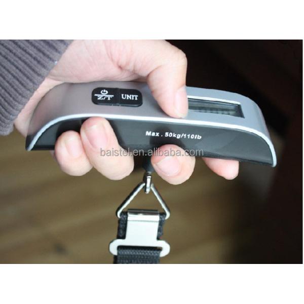 Green Backlight Battery-Powered Digital Luggage Scale with Temperature Function and Digital Display Featuring Battery Power