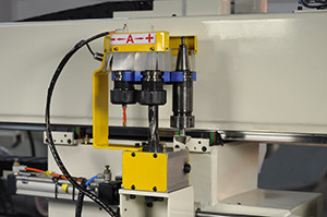Microcomputer Wood Cabinet Door Maker Machine Equipment 5.6kw