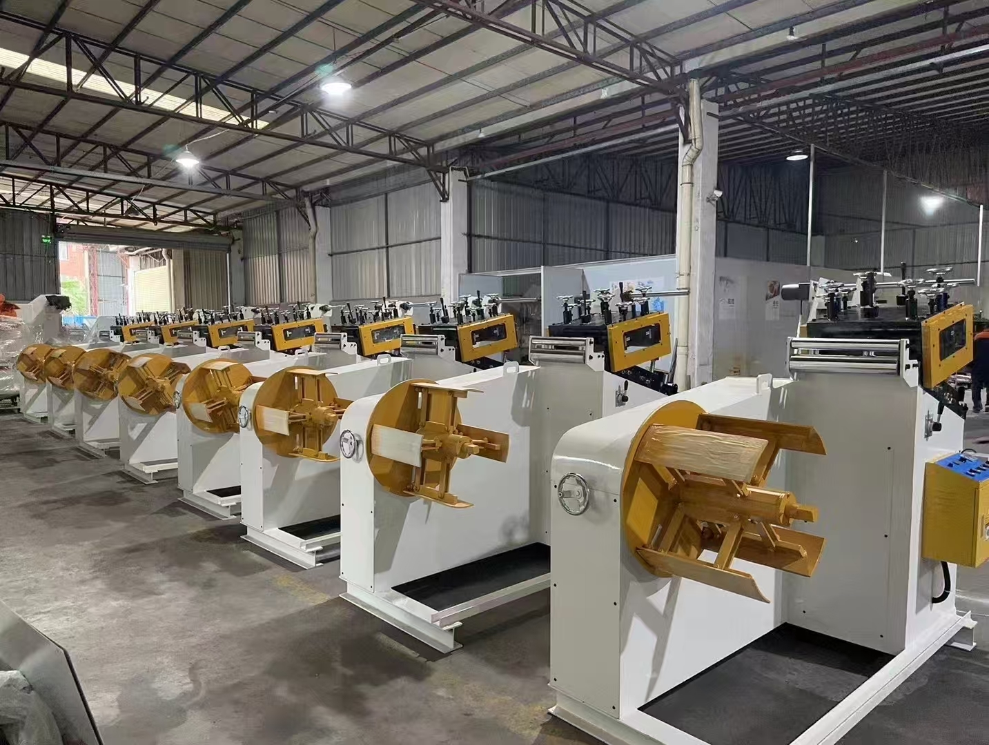 High Precision Nc Servo Roll Feeder Pneumatic Release for Max 3.2mm Thickness Sheet
