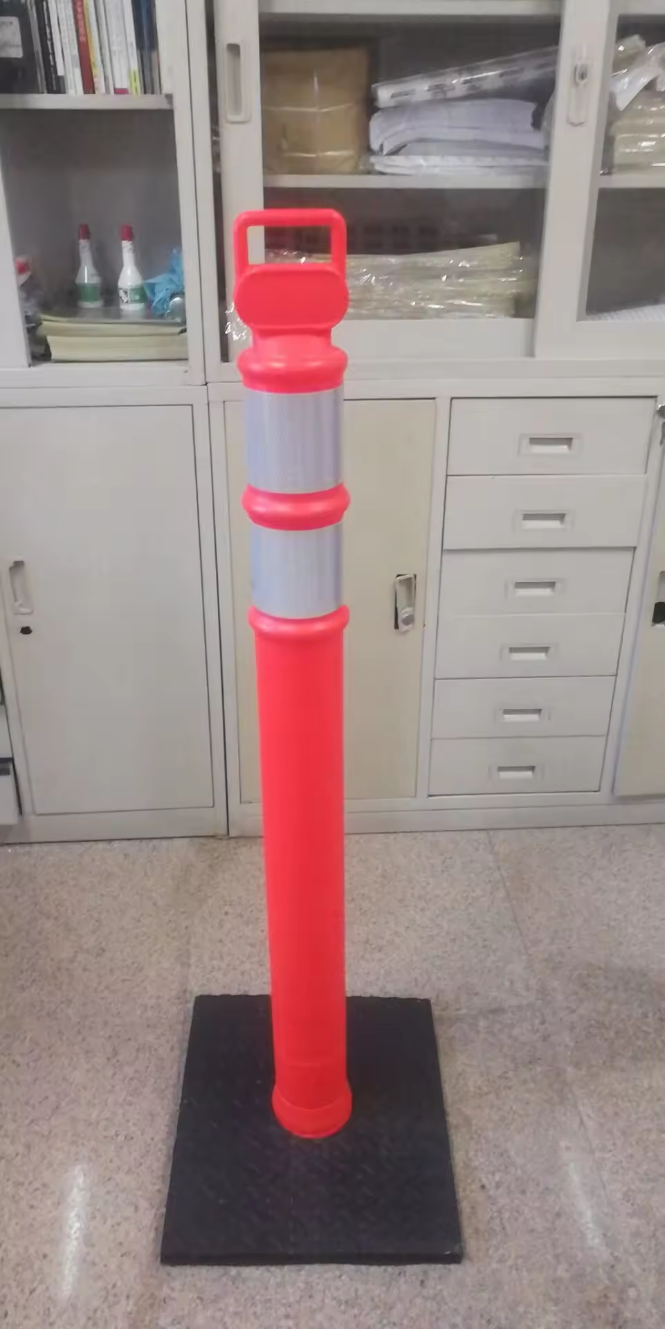 125cm Height Spring Post with Weather-resistant and Durable Material for Road Safety