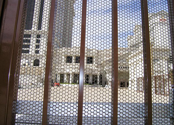 Hexagonal Hole Screen Galvanized 1.5m x 3m Perforated Steel Mesh