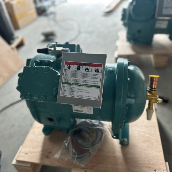 06DA818 6.5HP Commercial Semi Sealed Compressor