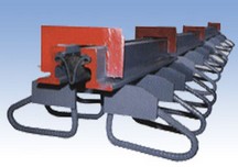 Extrusion Solid Rubber Expansion Joints Black For Highway / Bridge