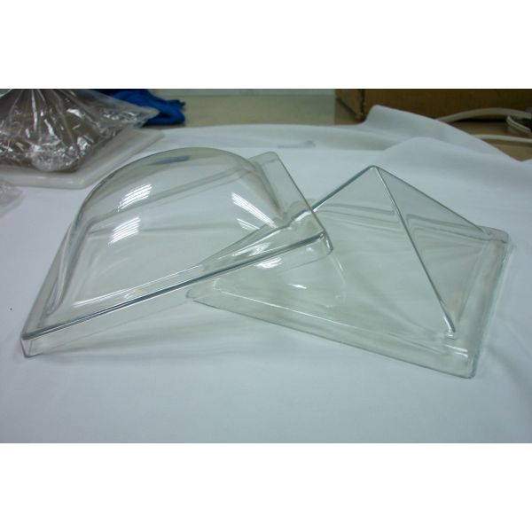 Customized Transparent Polycarbonate Pyramic Skylight Dome, Easy to Install & Transport, Custom Sizes Available, Long Lasting Roof Light Cover