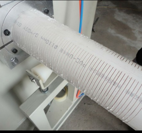 Online Full Automatic Plastic PVC/PE Pipe Slotting/Filler Machine