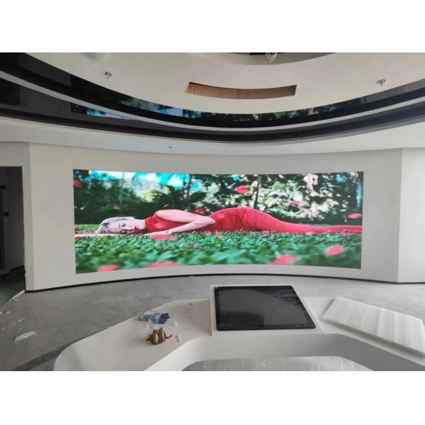 P2.5 Indoor LED Advertising Screen with 16 Bit Processing and 140° Viewing Angle