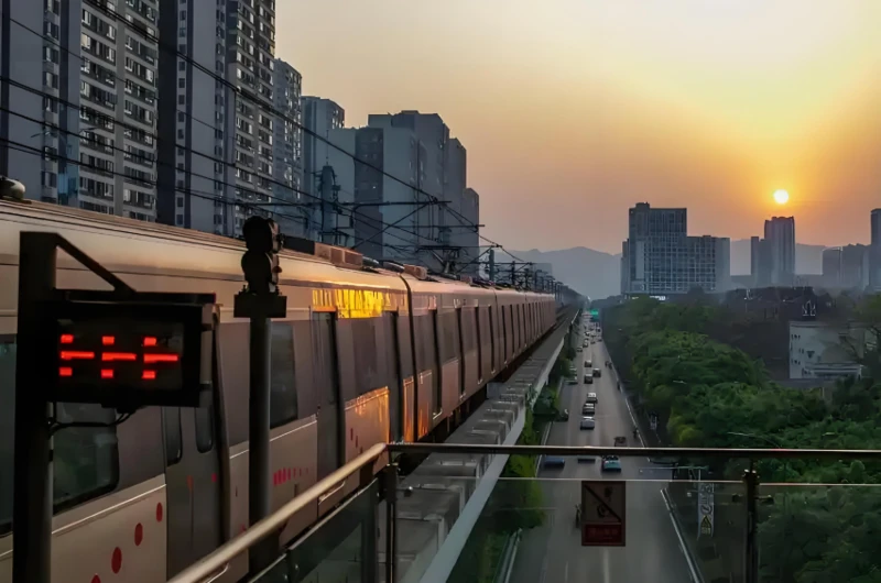 Heavy duty connectors in rail transit applications