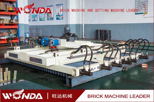 Stable Operation Brick Automatic Stacking Machine With Walking Car / Lifting Guide Pillar