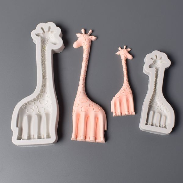 Giraffe Cake Mold Eco-Friendly Silicone Baking Tool with Care Instructions and Different Sizes