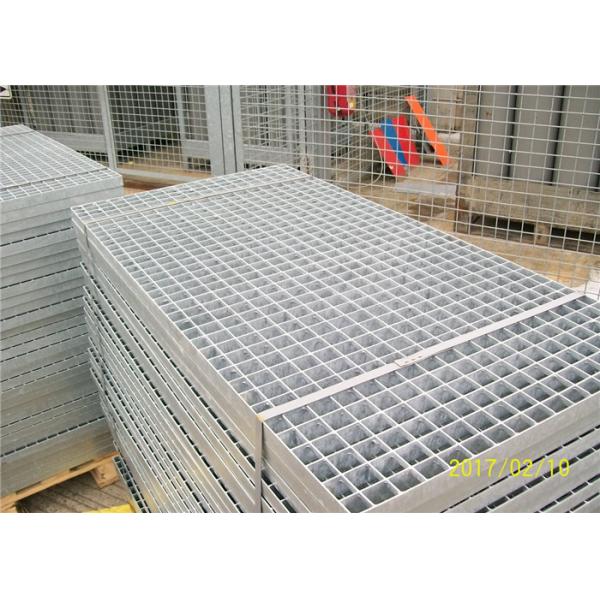Manufacturing facility and steel grating production process