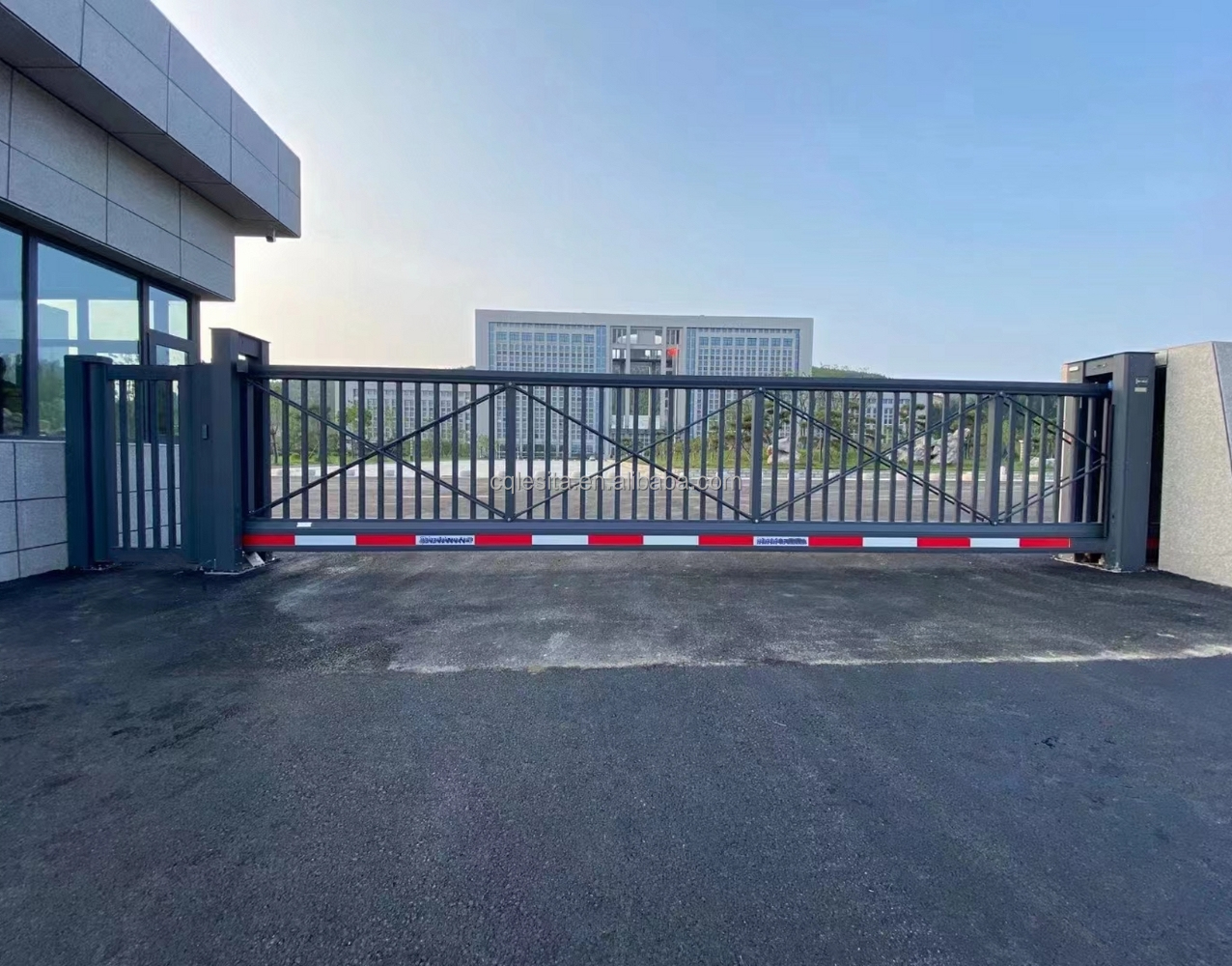 Aluminum Auto Sliding Gate for Outdoor Main Gate Security Electric Folding Automatic Retractable Gates Apartments Hotels Malls