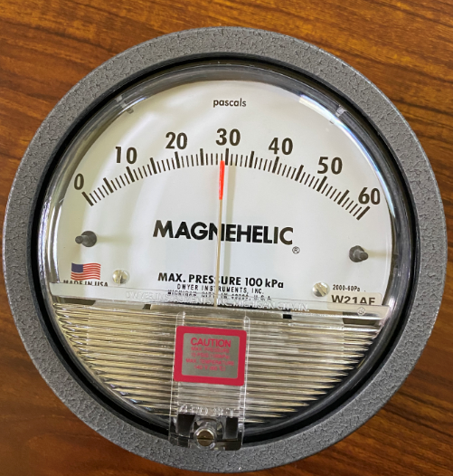 IP67 Dwyer Mechanical Pressure Meter 15 PSI For Dust Free Room