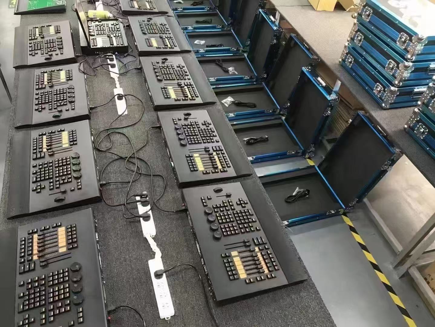 MA2 Command Wing DMX Console with Touch Screen I5/I7 CPU Latest Version Stage Lighting Controller