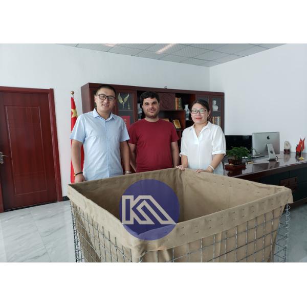 Hot Dipped Galvanized Iron Wire Defensive Bastion Barriers Galvanized Surface Carbon Steel Wire Heavy Duty Security Fencing