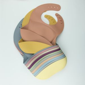 BPA Free Soft Personalised Silicone Bib , Waterproof Silicone Food Catcher Bibs