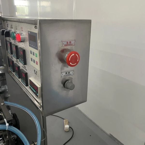 Turntable 3D Packing Machine Transparent Film Box Packaging Machine 3.5kw