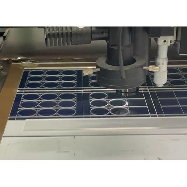 Glass Single Table Glass Cutting Machine With Control Software And CorelDRAW Easy To Interface Broad Programming Support
