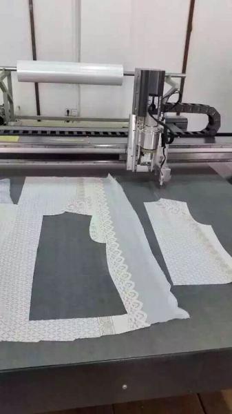 Fabric cutting machine